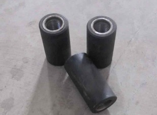 Plastic coated sucker rod coupling